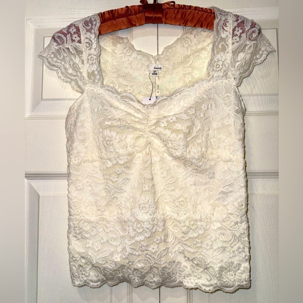 Garage Cream sweetheart Lace crop Top. Size Small. NWT